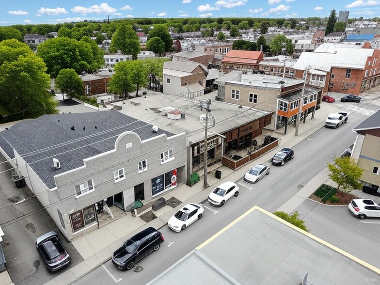 More Photos Of 1578 Av Saint-Louis, Plessisville Storefront Retail Office For Lease