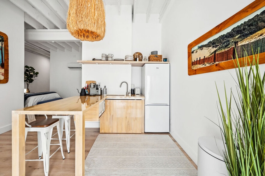 More Photos Of 13662 Red Arrow Hwy, Harbert Hotel For Sale