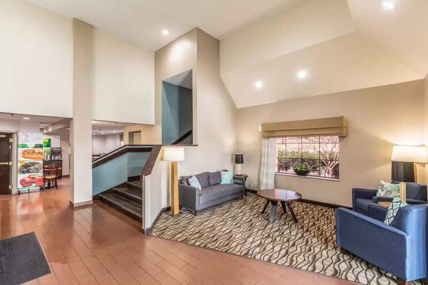 More Photos Of 2855 Old Austin Peay Hwy, Memphis Hotel For Sale