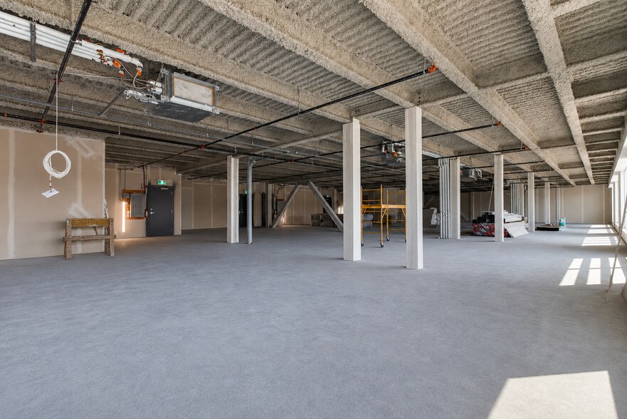 More Photos Of 198 Nolanridge Cres NW, Calgary Office For Sale
