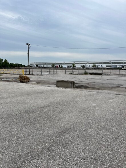 More Photos Of 110 Ford Ln, Hazelwood Warehouse For Lease