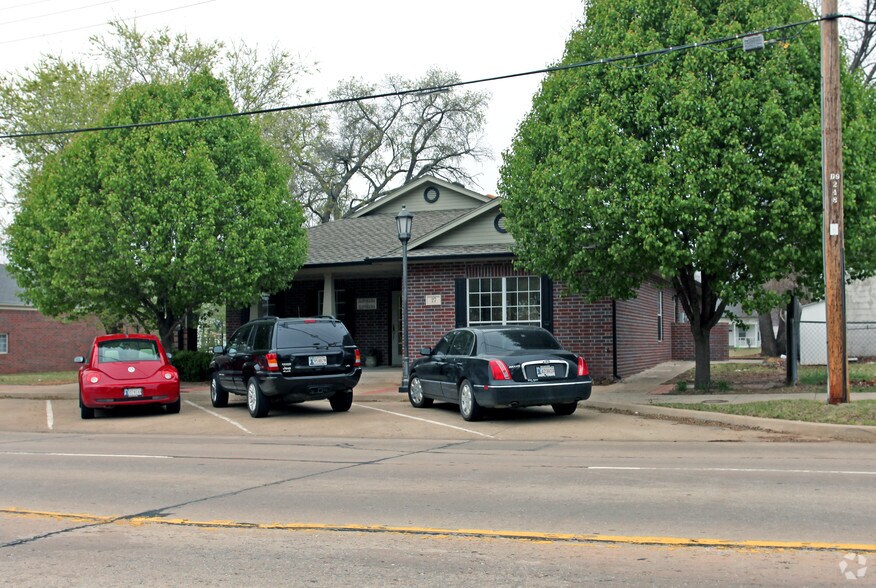 Primary Photo Of 27 E Ayers St, Edmond Office For Lease