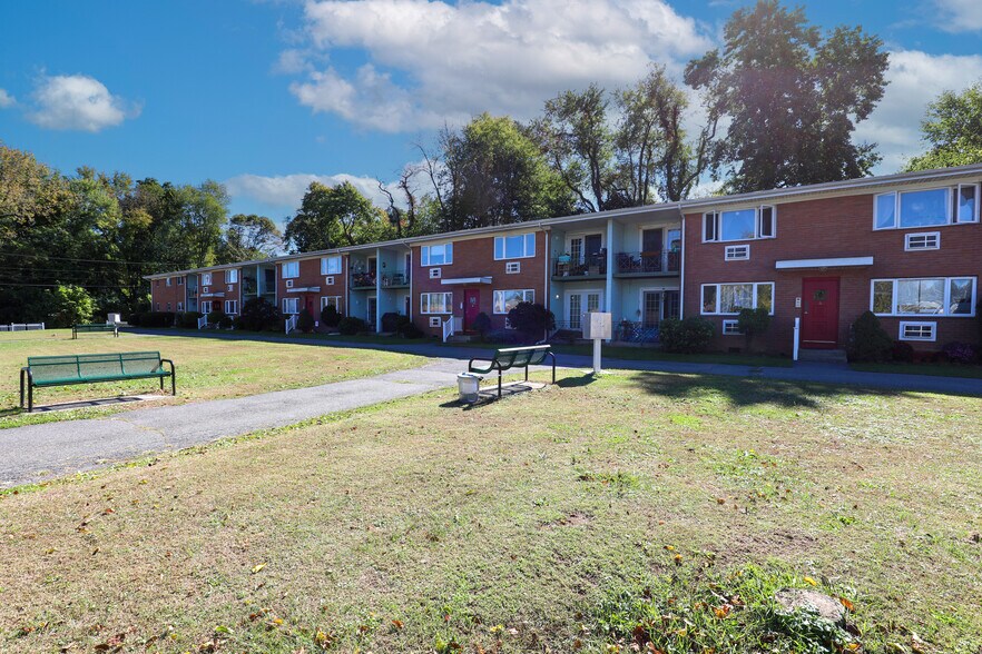 More Photos Of 30 Lamb Ave, Saugerties Apartments For Sale
