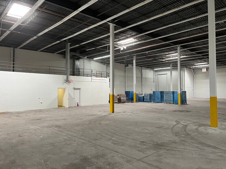 More Photos Of 49 Murray Hill Drive, Nanuet Industrial For Lease
