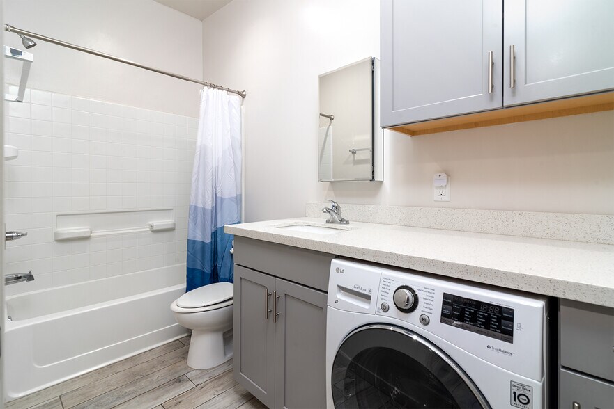 More Photos Of 914 S Kenwood Cir, Tempe Apartments For Sale