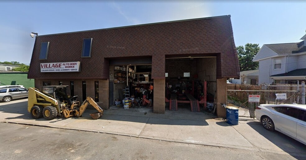 Primary Photo Of 248 Winthrop Ave, Westbury Auto Repair For Sale