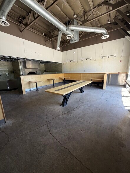 More Photos Of 6955 Camino Arroyo, Gilroy General Retail For Lease