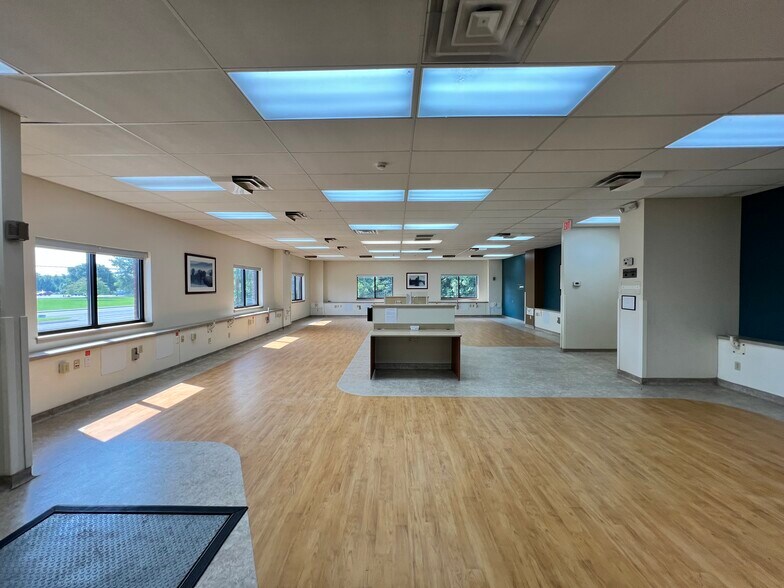 More Photos Of 923 S Broadway, Portland Medical For Sale