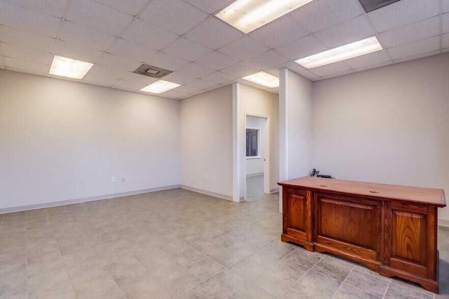 More Photos Of 21051 Coastal Pky, Gulfport Industrial For Sale