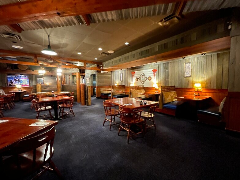 More Photos Of 2319 W Loop 250 N, Midland Flex For Sale