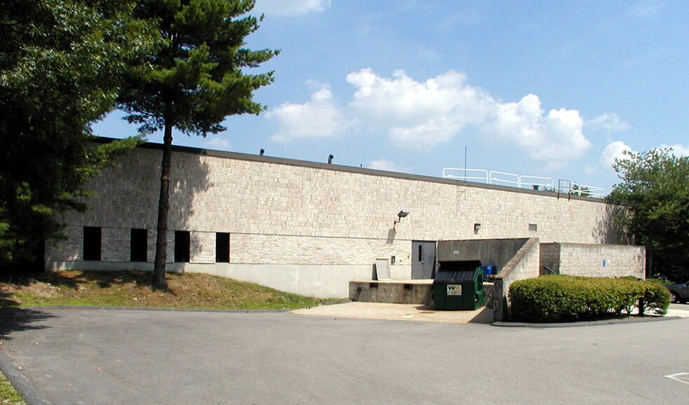 More Photos Of 170 Forbes Blvd, Mansfield Light Manufacturing For Lease