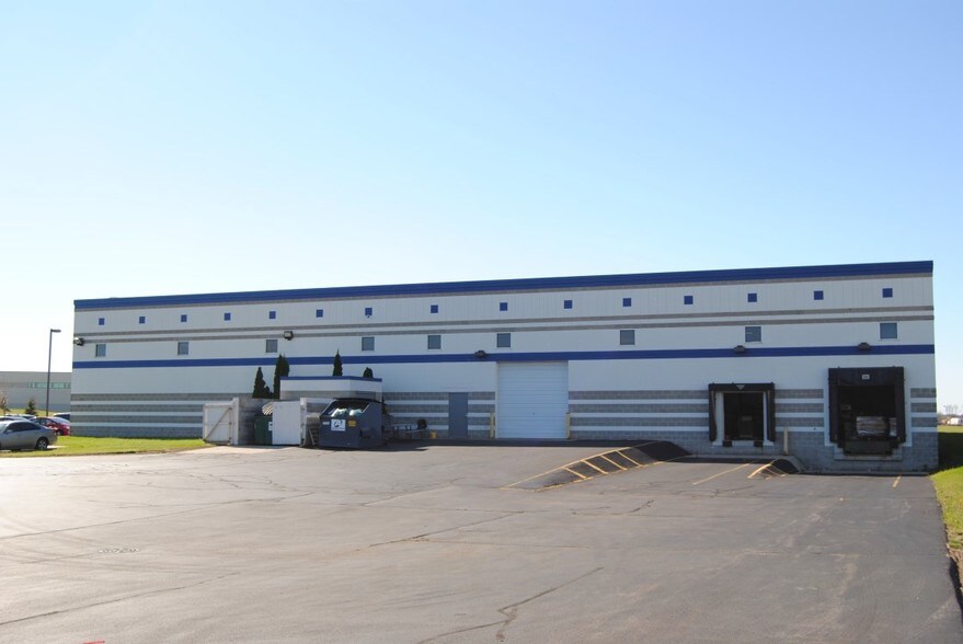 More Photos Of 4640 W Ironwood Dr, Franklin Manufacturing For Sale