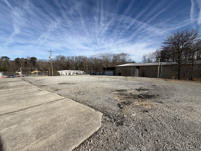 More Photos Of 2367 Rockaway Industrial Blvd, Conyers Industrial For Lease