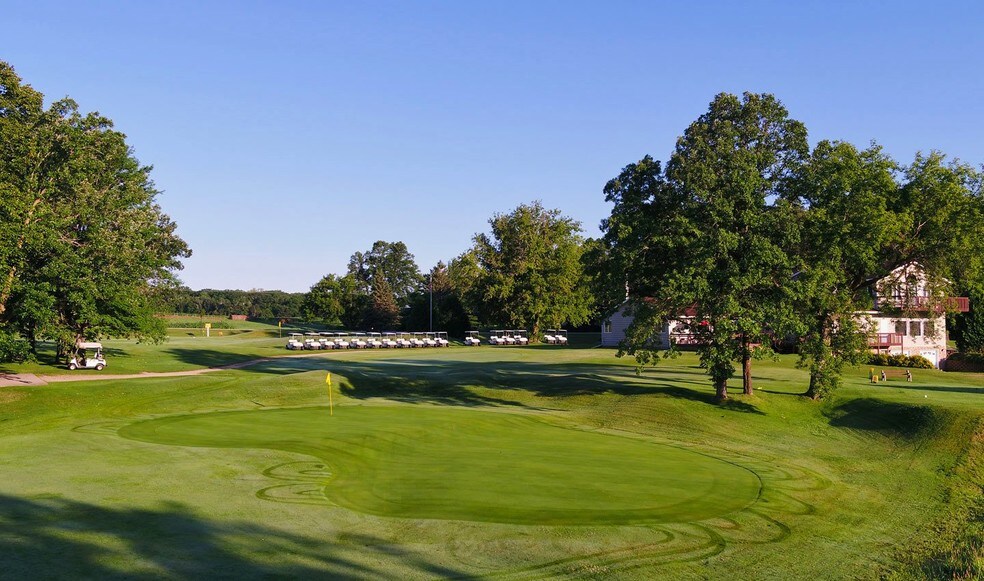 More Photos Of 31886 County Road 3, Eagle Bend Showroom For Sale