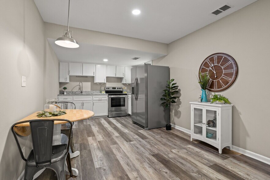 More Photos Of 110-118 Greenforest Cir, Liberty Apartments For Sale