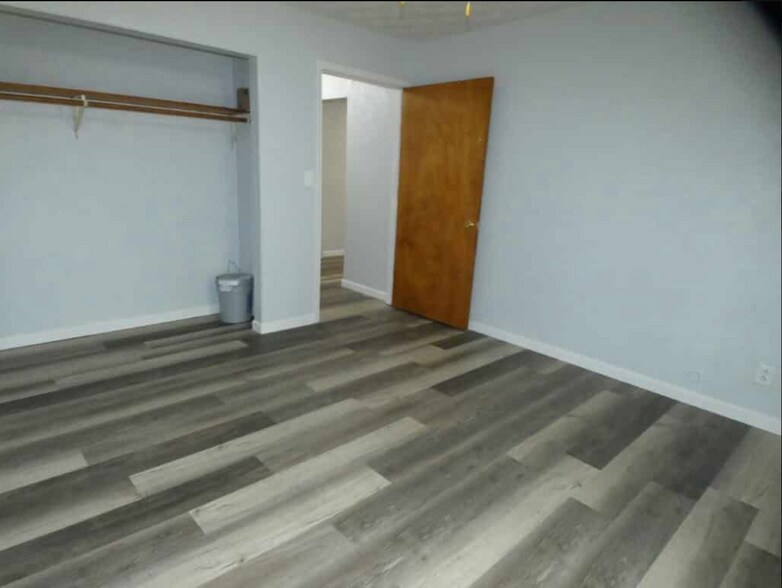 More Photos Of 105 S Washington St, Sparta Apartments For Sale