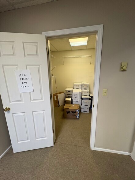 More Photos Of 1-8 Manor Dr, Hampton Medical For Lease
