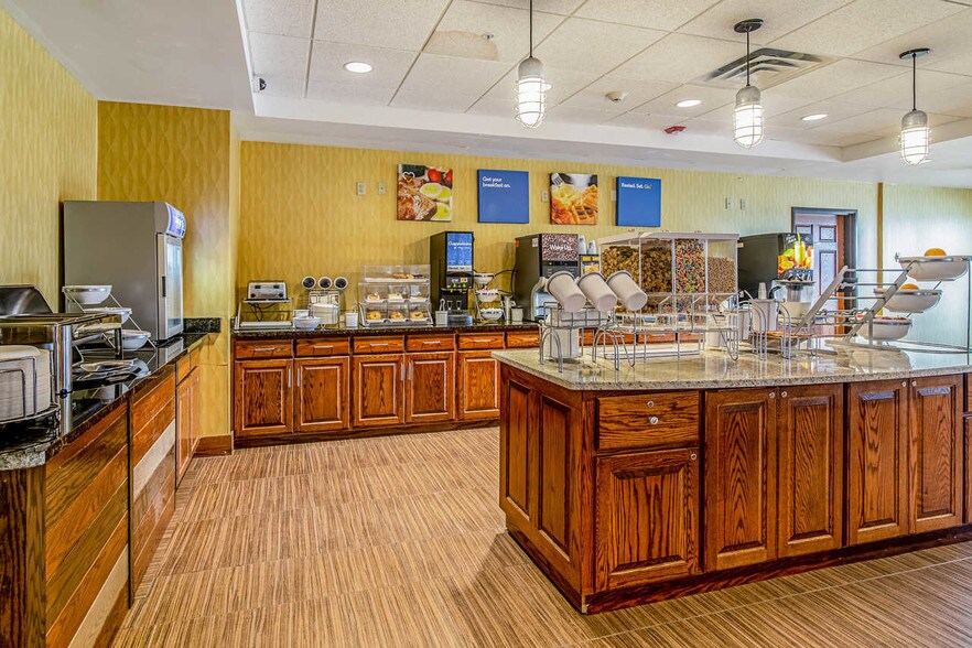 More Photos Of 3420 S Broadway, Minot Hotel For Sale