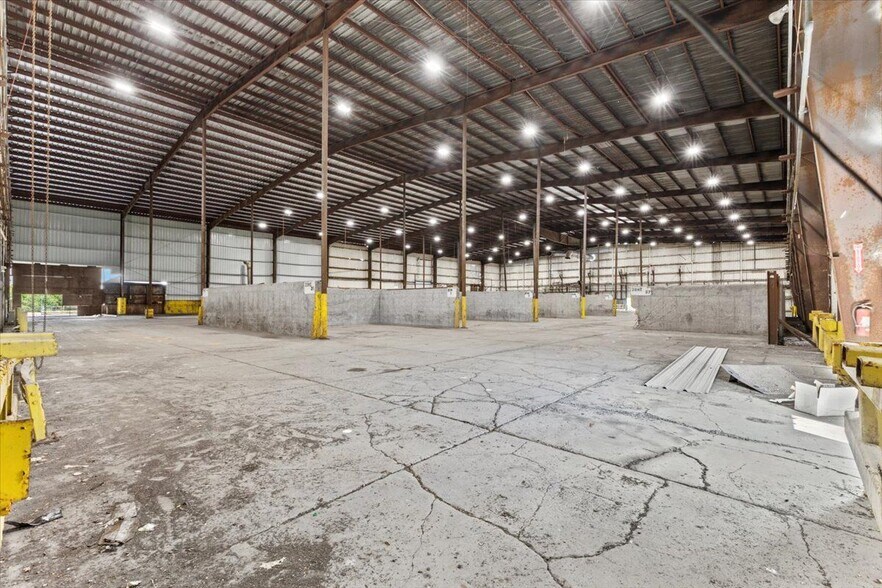 More Photos Of 1230 Pottertown Rd, Midway Distribution For Sale