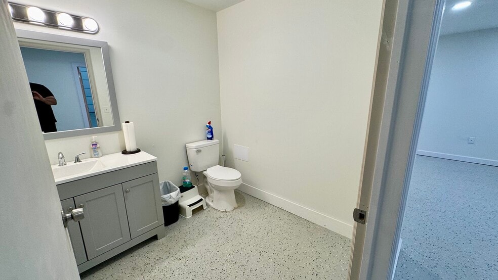 More Photos Of 308 W State Highway 152, Mustang Light Distribution For Lease