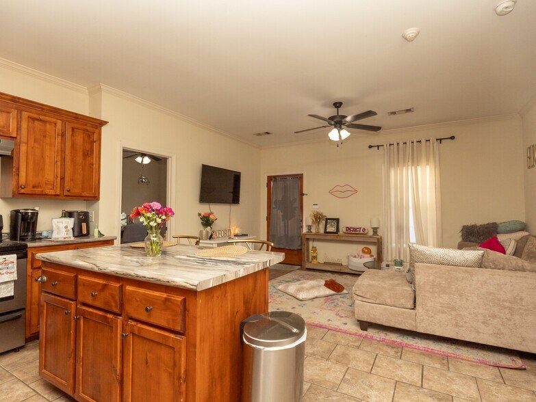 More Photos Of 360-372 Acadia Loop, Oxford Apartments For Sale