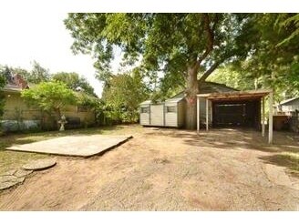 More Photos Of 2335 E Cesar Chavez St, Austin Freestanding For Lease