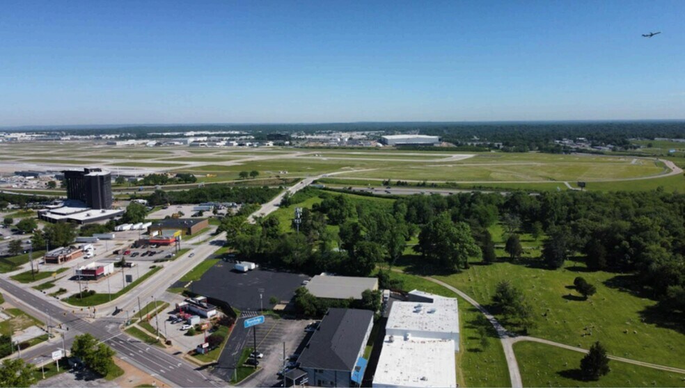 More Photos Of 9645 Natural Bridge Rd, Saint Louis Hotel For Sale