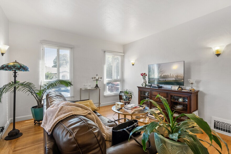 More Photos Of 1217 Capuchino Ave, Burlingame Apartments For Sale