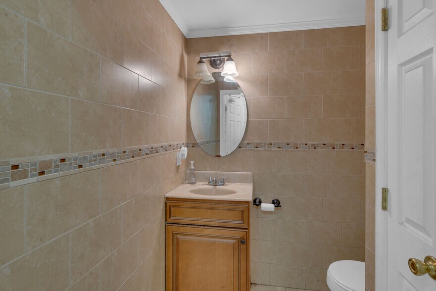 More Photos Of 484 Monmouth Rd, Millstone Township Showroom For Sale