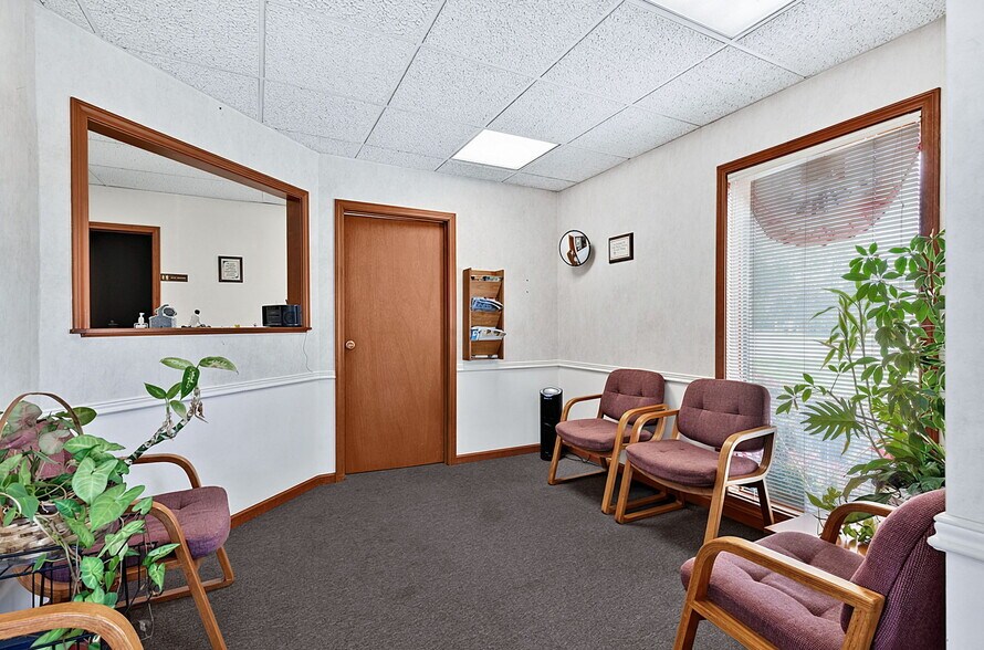 More Photos Of 7102 E Pendleton Pike, Indianapolis Office For Sale