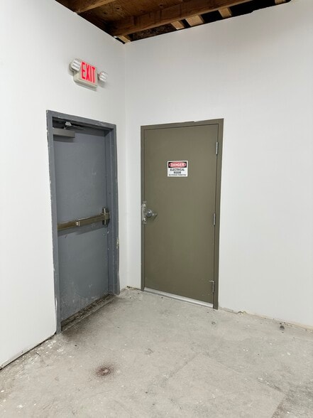 More Photos Of 1690 Hayes Ave, Long Beach Manufacturing For Sale