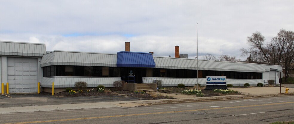 More Photos Of 345 32nd St SW, Wyoming Warehouse For Lease