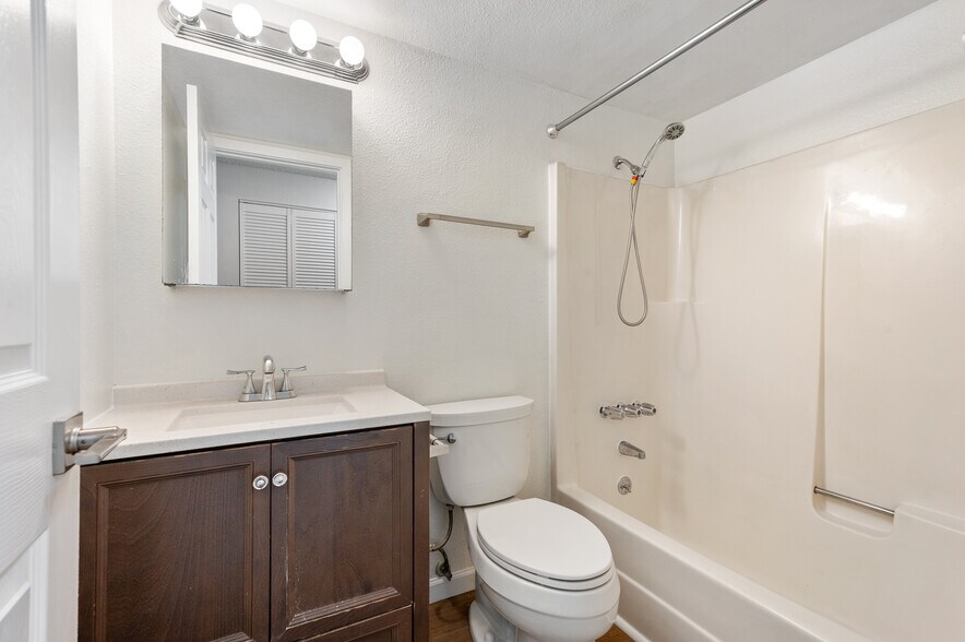 More Photos Of 19425 76th Ave W, Lynnwood Apartments For Sale