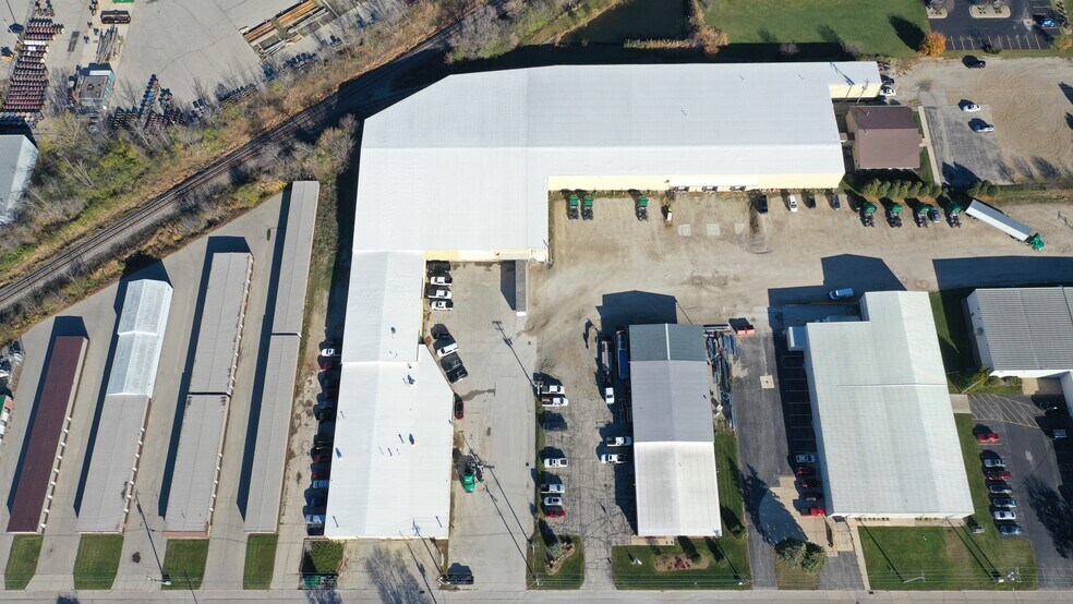 More Photos Of 1005 S Perkins St, Appleton Warehouse For Lease