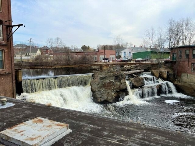 More Photos Of 73 Pickering Rd, Rochester Office For Lease