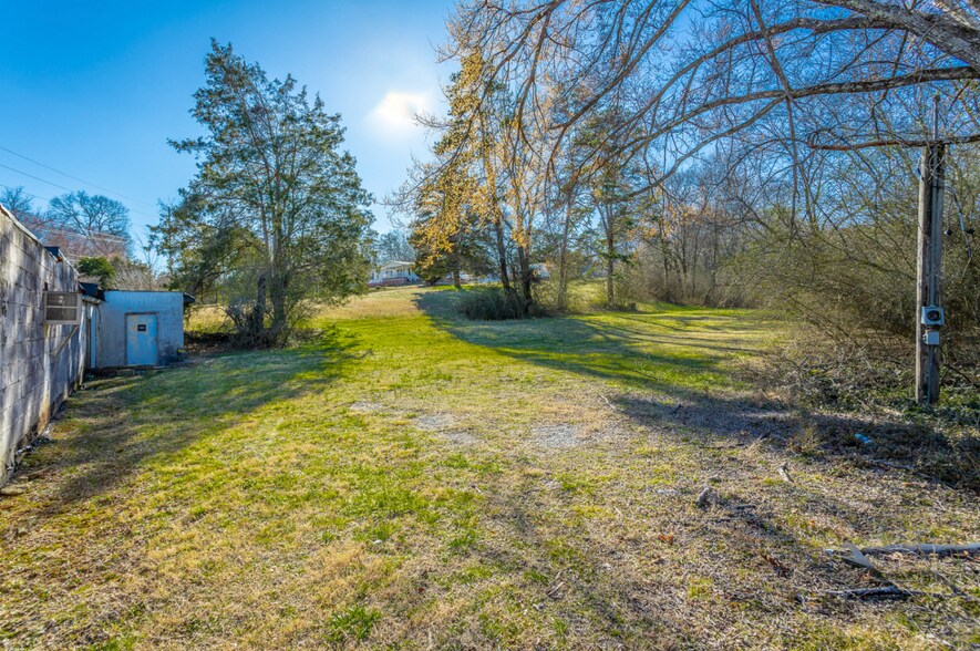 More Photos Of 9439 Hixson Pike, Soddy Daisy Convenience Store For Sale