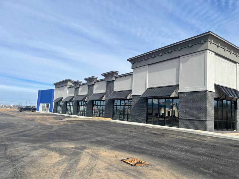 More Photos Of 2585 Old Russellville Pike, Clarksville General Retail For Lease
