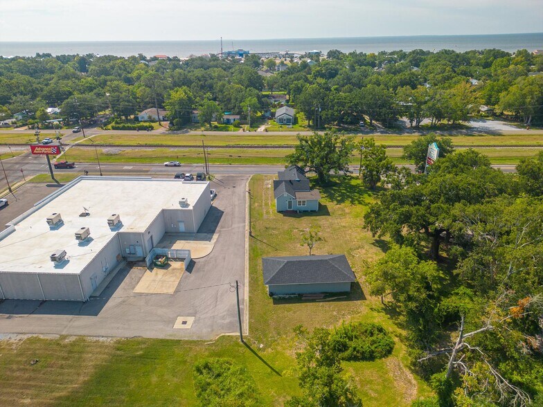 More Photos Of 228 E Railroad St, Long Beach Freestanding For Sale