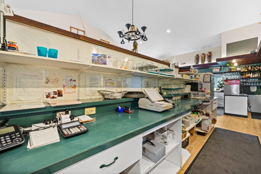 More Photos Of 1916 10th Av, Spruce View Restaurant For Sale