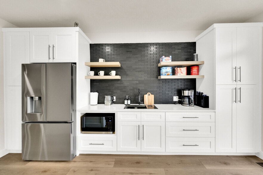 More Photos Of 10885 S State St, Sandy Medical For Sale