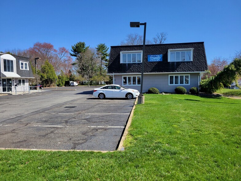 More Photos Of 8 Old Bridge Tpke, South River Office For Lease