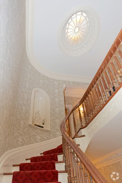 More Photos Of 12 Glenwood Rd, Roslyn Specialty For Sale