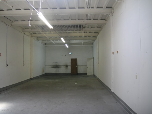 More Photos Of 32 Noble St, Newark Warehouse For Lease