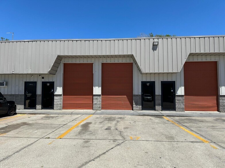 More Photos Of 214 N Goldenrod Rd, Orlando Light Manufacturing For Lease