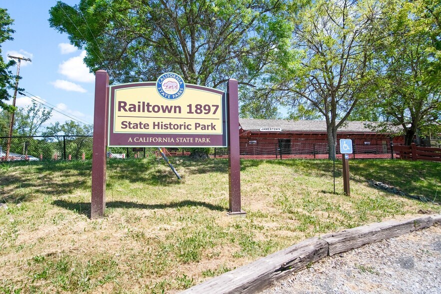 More Photos Of 18723 Main St, Jamestown General Retail For Sale