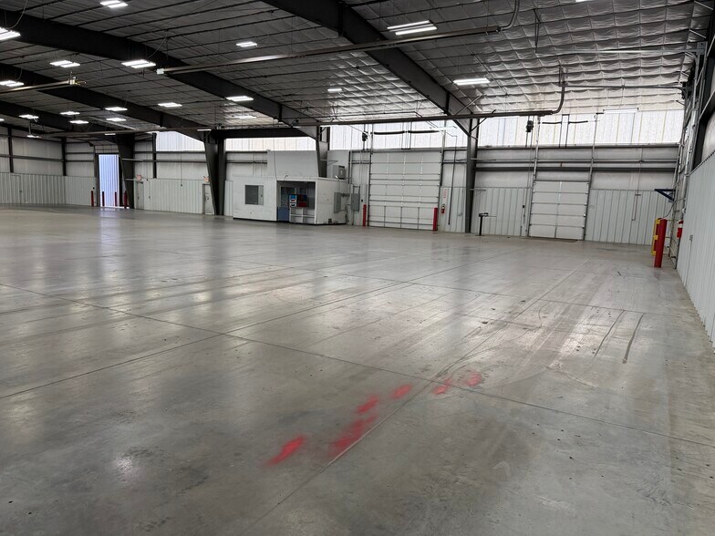More Photos Of 9509 S Wells Cir, West Jordan Manufacturing For Sale