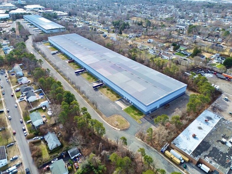 Primary Photo Of 145 Candlewood Rd, Bay Shore Warehouse For Lease