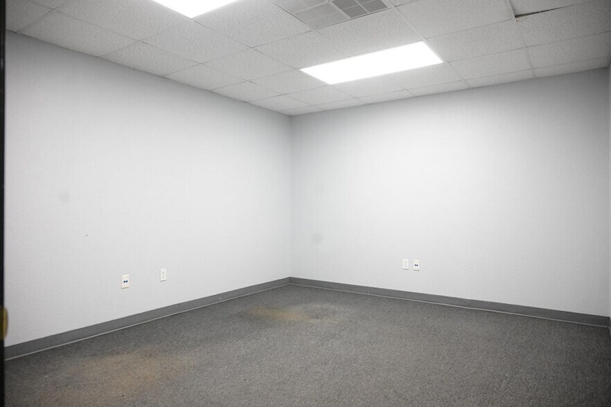 More Photos Of 3611 E State Highway 158, Midland Unknown For Lease
