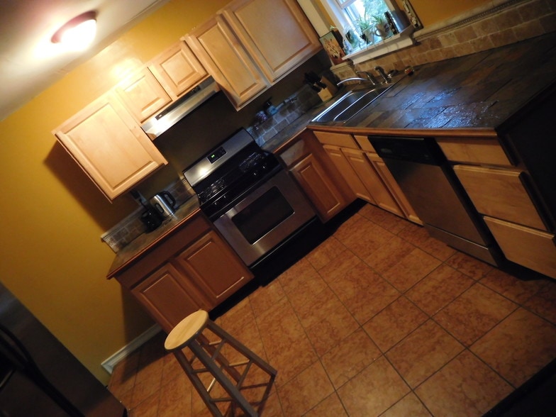 More Photos Of 2038 Grant Ave, Philadelphia Specialty For Sale