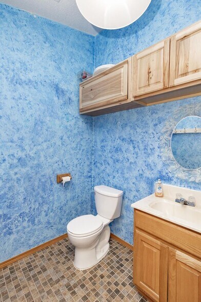 More Photos Of 1430 Main Ave, Fargo General Retail For Sale